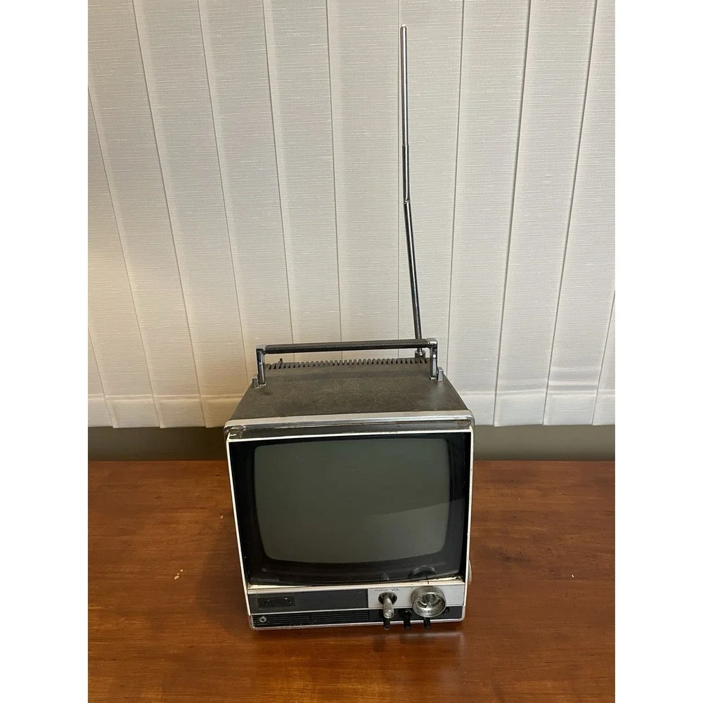 Vintage Sony portable transistor TV TV-920U‎